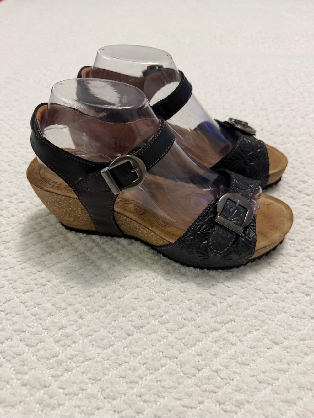 Taos Floral Embossed Leather Adjustable Straps Wedges Women’s Size 9-9.5 - Picture 2 of 13